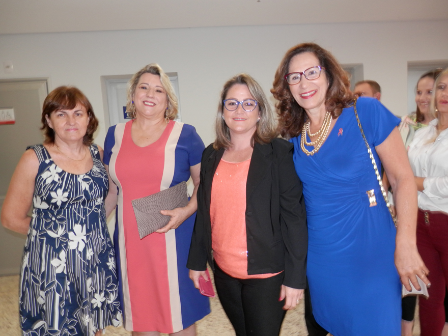 Maria Helena ( Acime), Marlene Ottoni (Femult), Rosane ( Assistência Social) e Delcir (vice-prefeita)