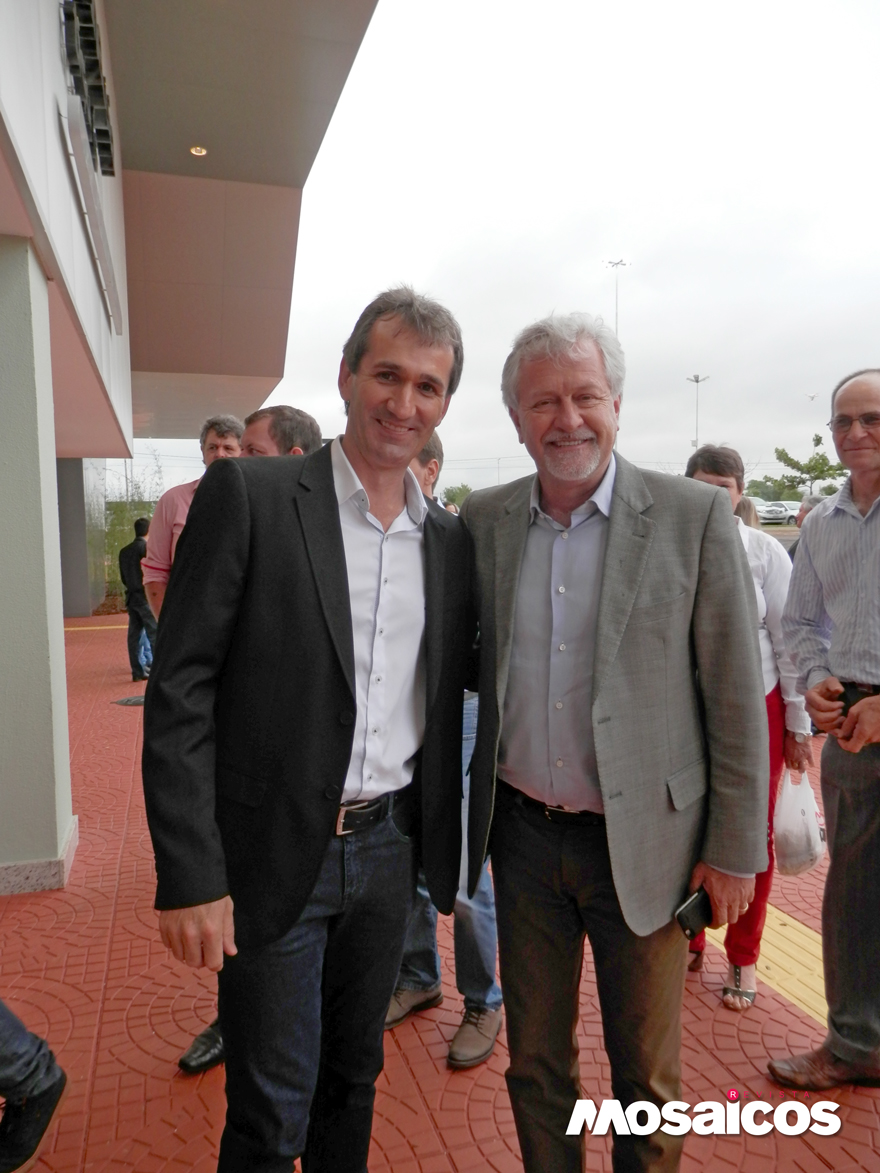 Prefeito de Santa Helena Jucerlei Satoriva e diretor-presidente da Itaipu Jorge Samek