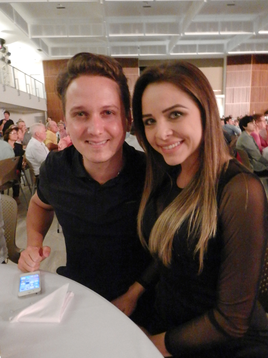 Casal SBT apresentador Flávio Ferrari e jornalista Lisley