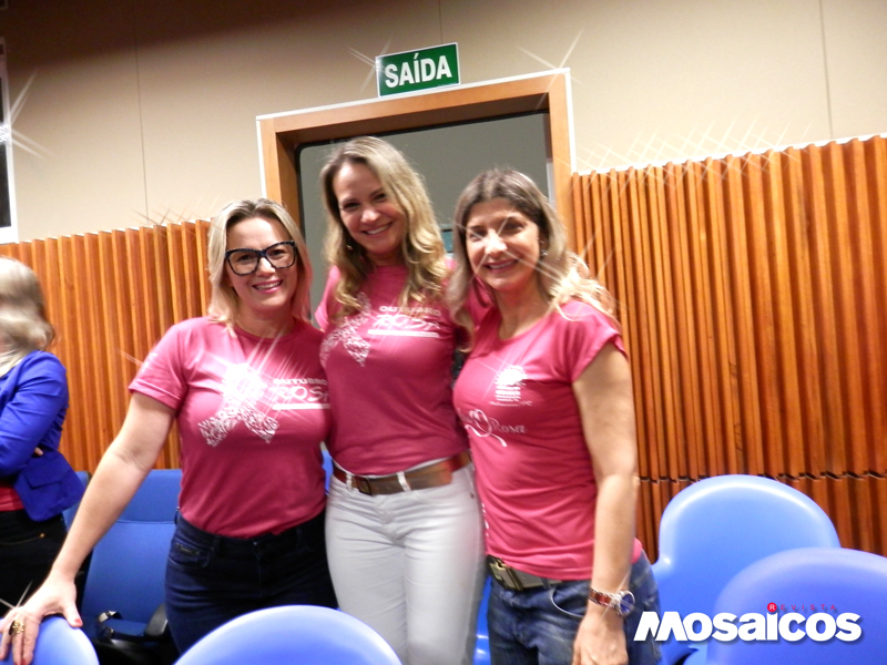 Presidente da Câmara da Mulher Jane, ladeada pelas empresárias Muriel (Ótica Central) e Jane (Eletrônica Borges)