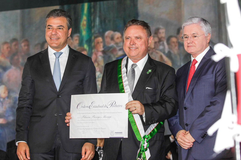 MINISTRO. Ministro da Agricultura Blairo Maggi, de São Miguel do Iguaçu, homenageado com a Comenda Grande Grã-Cruz.